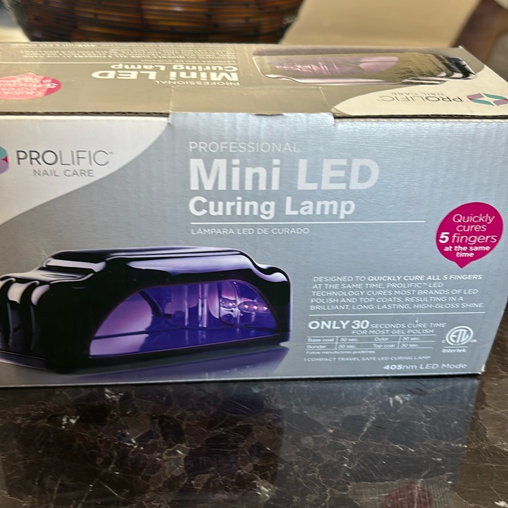 Nail dryer